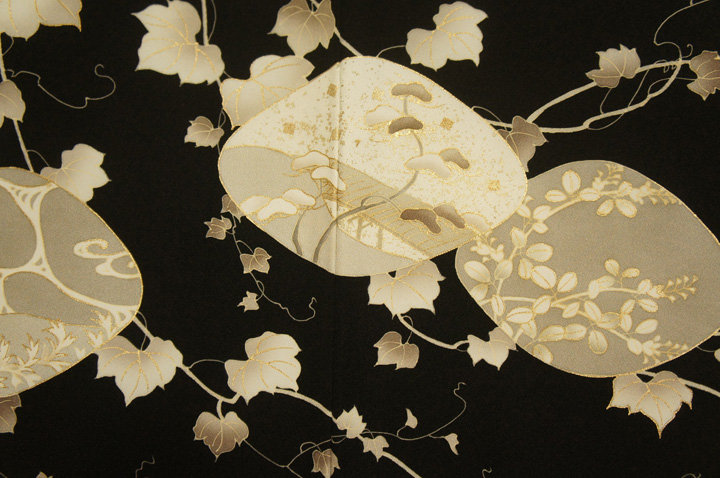 特選蔦に貝合わせ模様刺繍入り正絹比翼付黒留袖[F10915]