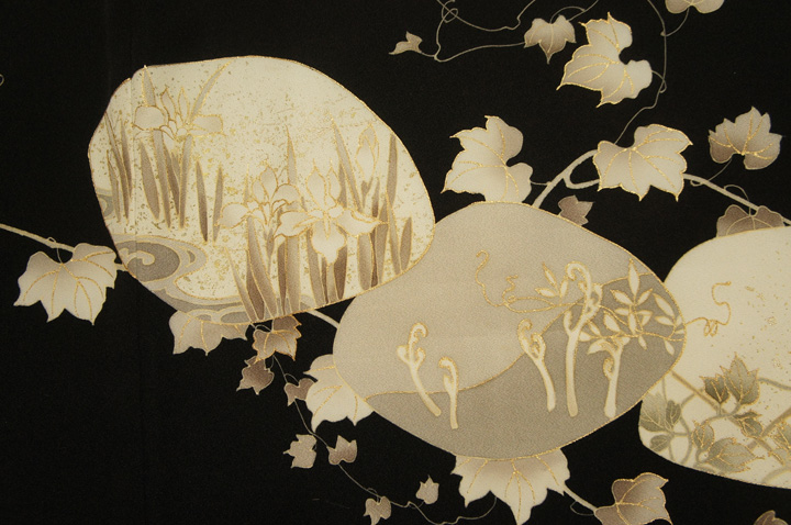 特選蔦に貝合わせ模様刺繍入り正絹比翼付黒留袖[F10915]